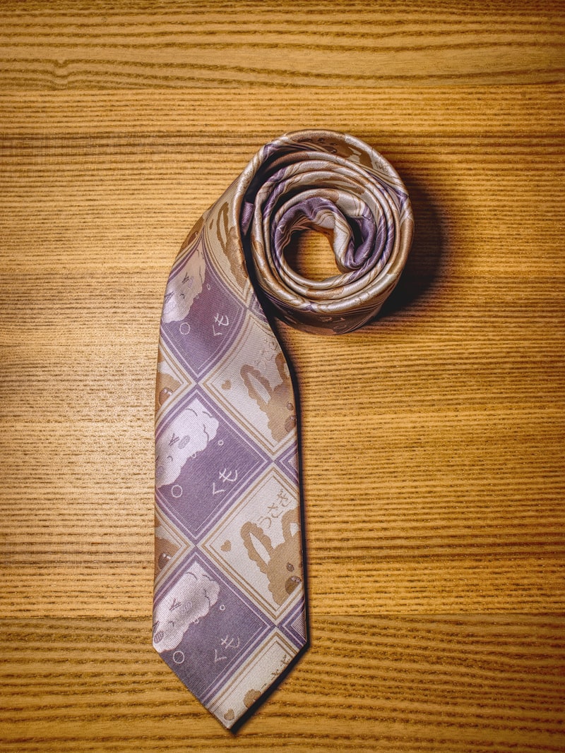Corbata seda paisley